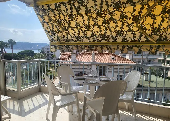 Le Cambridge Juan 公寓 *